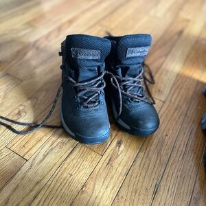 Columbia Women's Newton Ridge M6